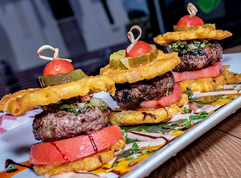 Mama Mania Restaurant y Algo Más